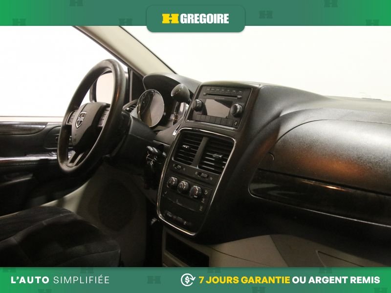 2019 Dodge GR Caravan Grey Laval - photo #29