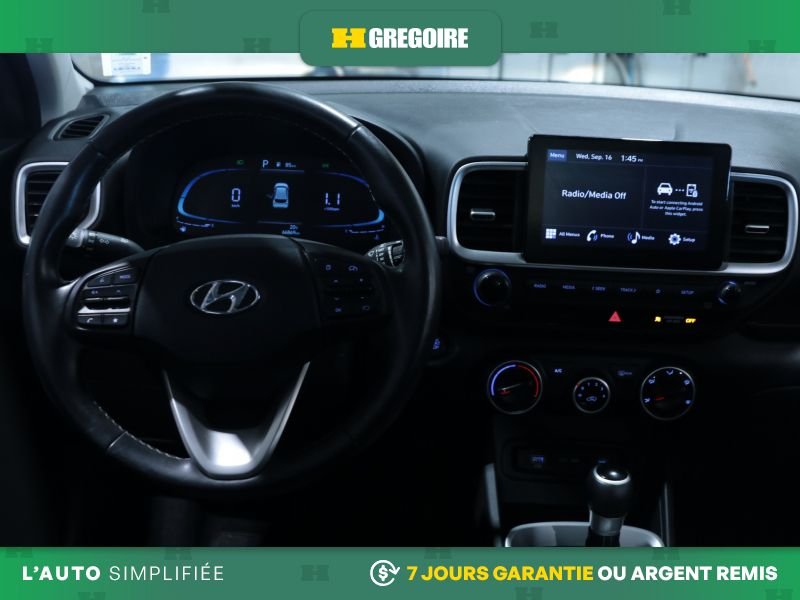 2023 Hyundai Venue Blue Laval - photo #16