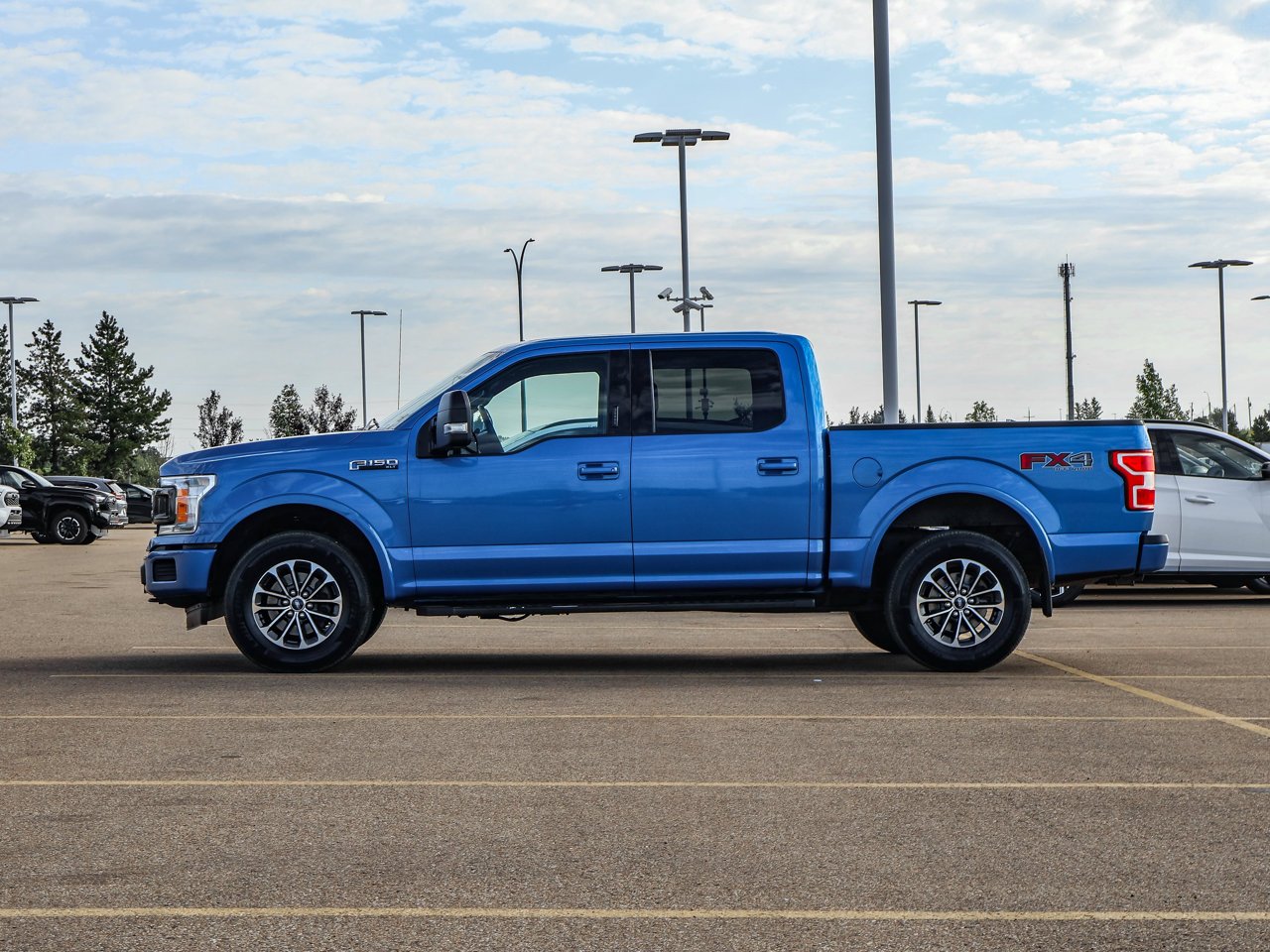 2020 Ford F-150 XLT 4WD SuperCrew 5.5' Box Blue Sherwood Park - photo #4