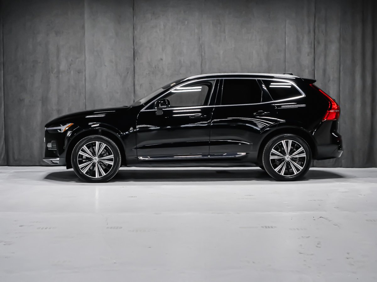 Volvo XC60 ULTIMATE BRIGHT THEME 2023 Noir Montréal - photo #2