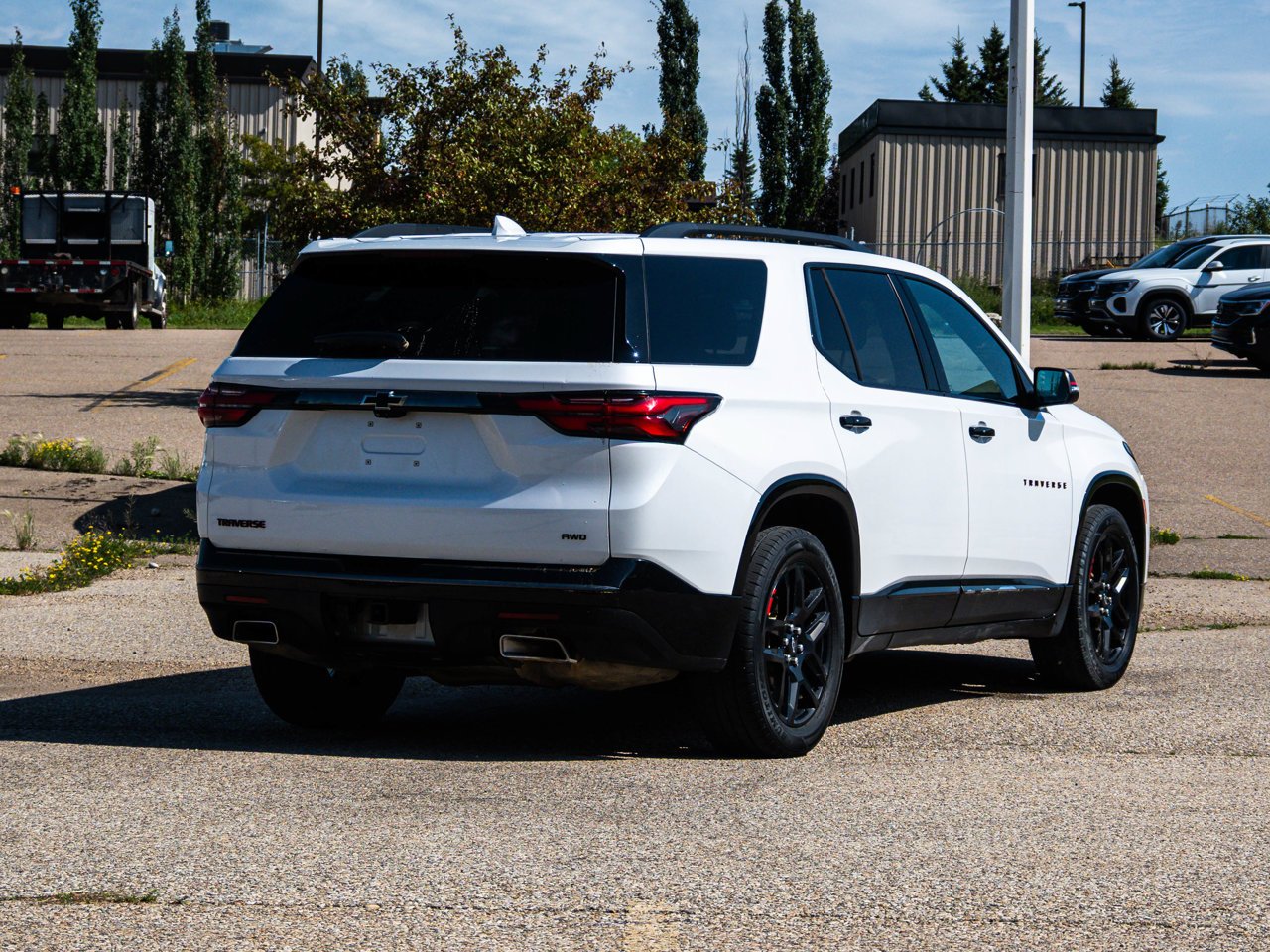 2023 Chevrolet Traverse AWD 4dr Premier White Sherwood Park - photo #12