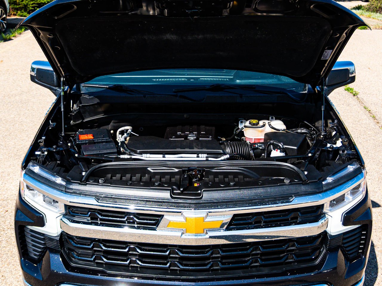 2023 Chevrolet Silverado 1500 4WD Crew Cab 147 LT Black Sherwood Park - photo #8