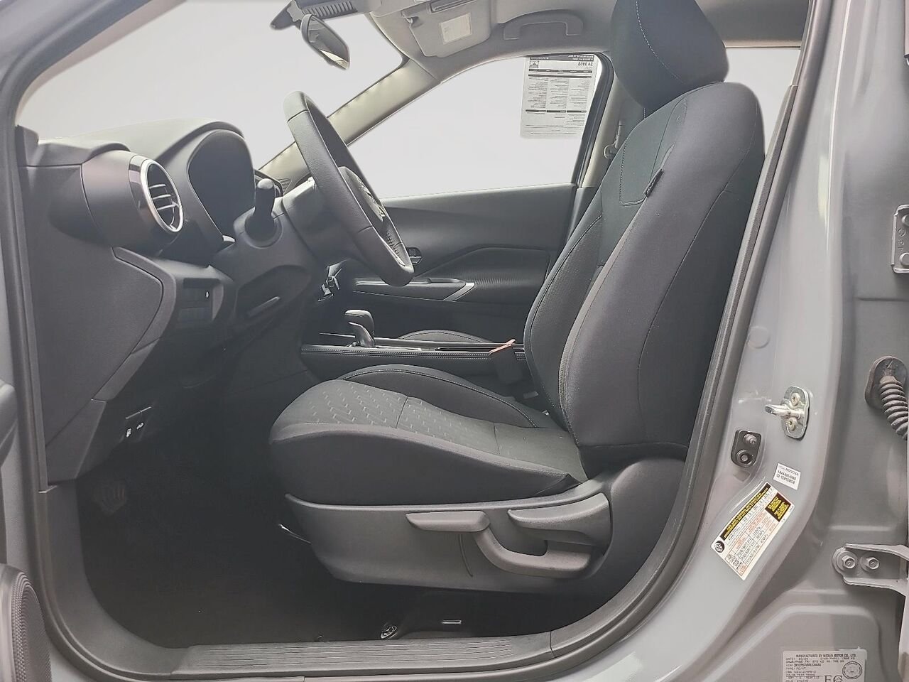 2024 Nissan Kicks SV TA Grey Québec - photo #8