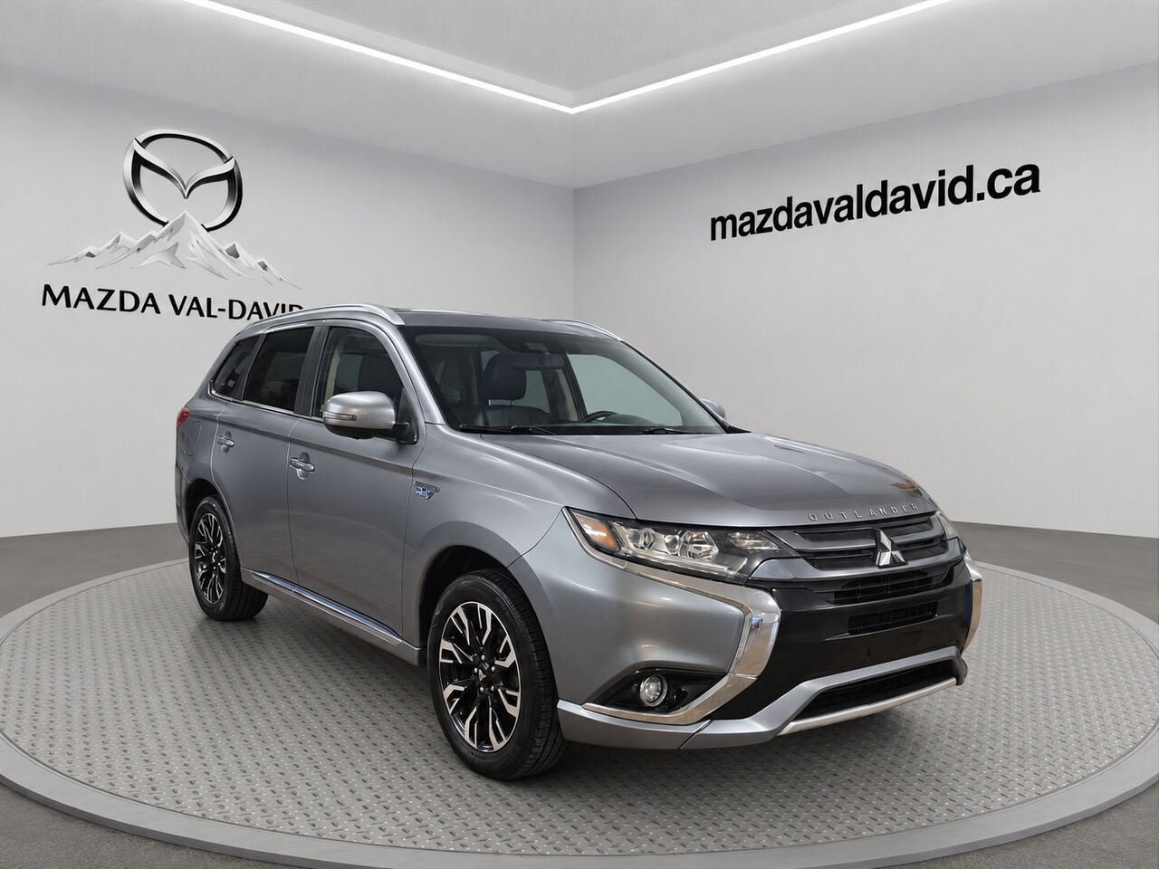 2018 Mitsubishi Outlander Plug-In Hybrid GT S-AWC Grey Val-David - photo #9
