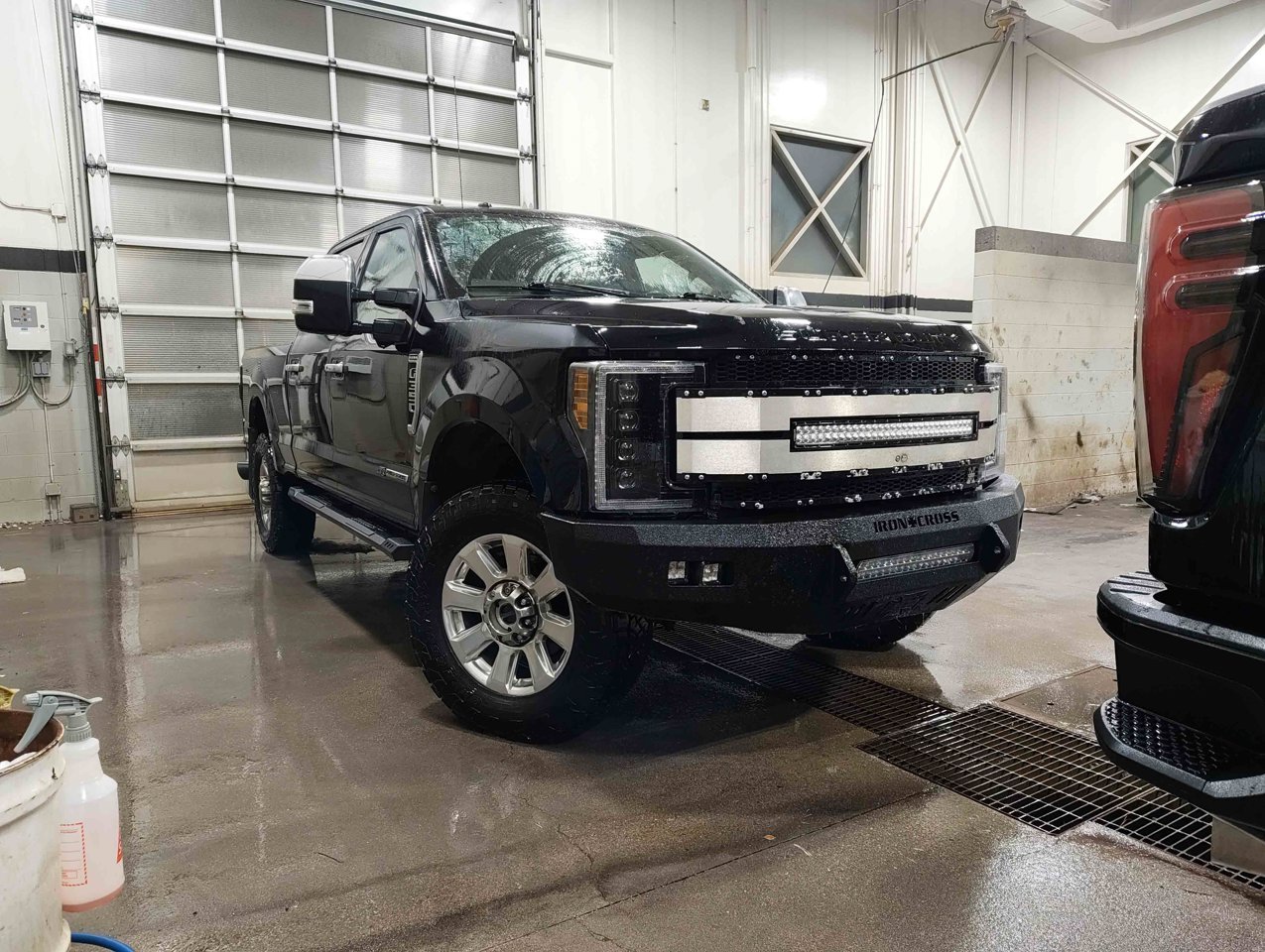 2018 Ford Super Duty F-350 Platinum 4WD Crew Cab 6.75' Box Black Sherwood Park - photo #1