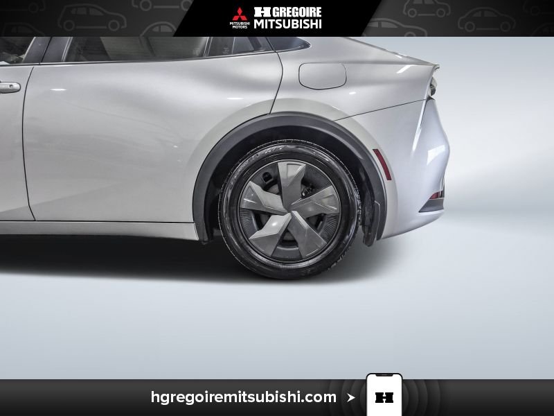 Toyota Prius 2024 Argent Laval - photo #11