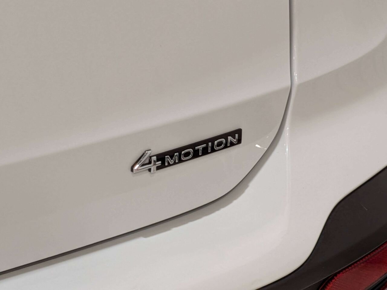 2024 Volkswagen Taos Comfortline 4MOTION White Val-David - photo #34