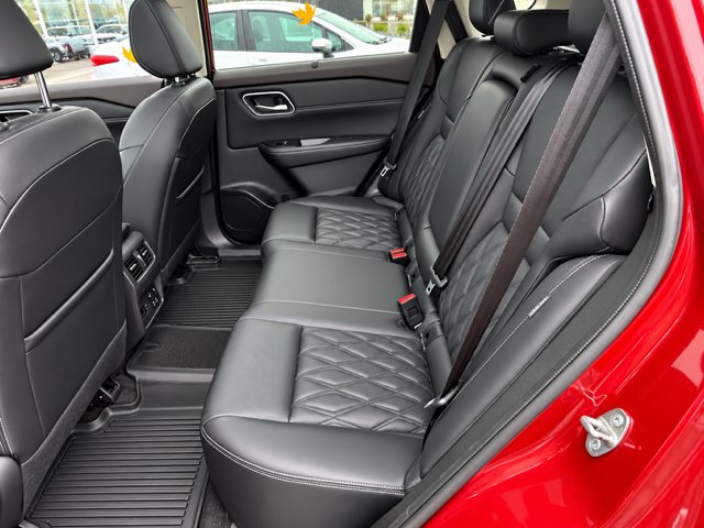 2023 Nissan Rogue Red Saint-Basile-le-Grand - photo #19