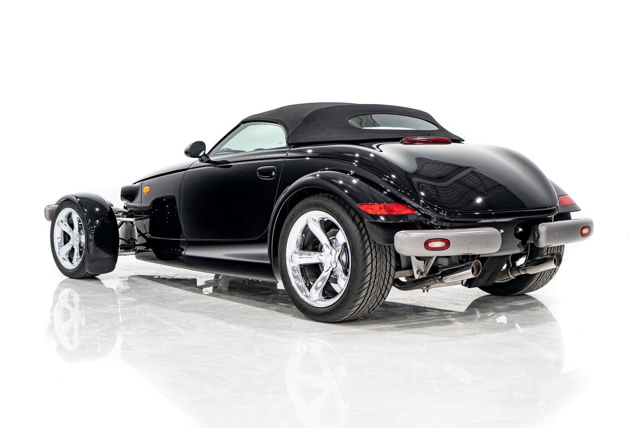Plymouth Prowler Desirable Black Colour with only 7,611KM (4756mi) from new **PRICE IN USD** 1999 Noir Montréal - photo #64