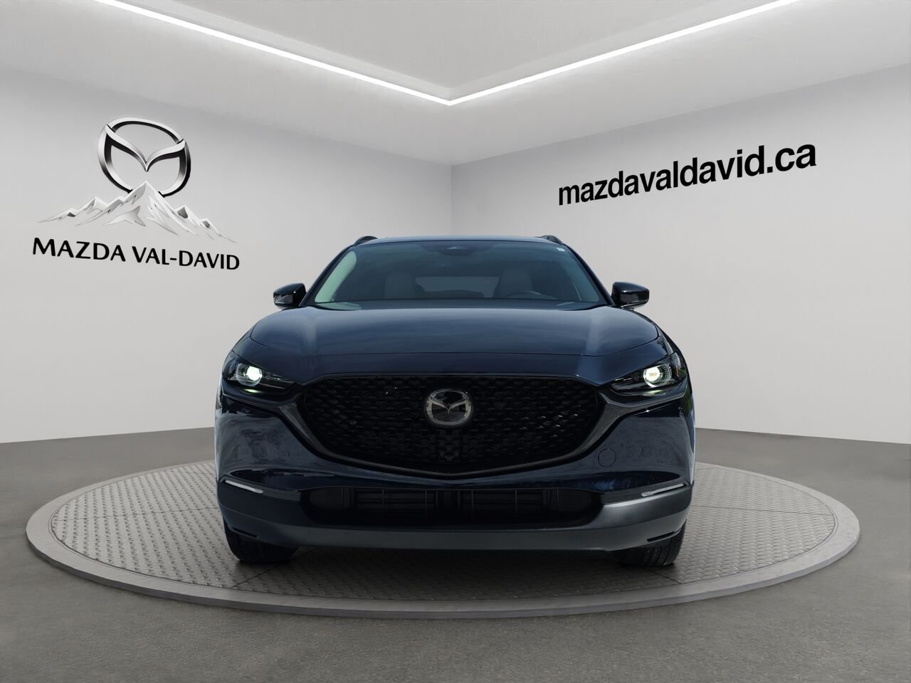 Mazda CX-30 GS AWD 2.5 S Kuro AWD, Toit ouvrant, Sièges en similicuir, Barre de toit peintes. 2026 Bleu cristal foncé mica Val-David - photo #2