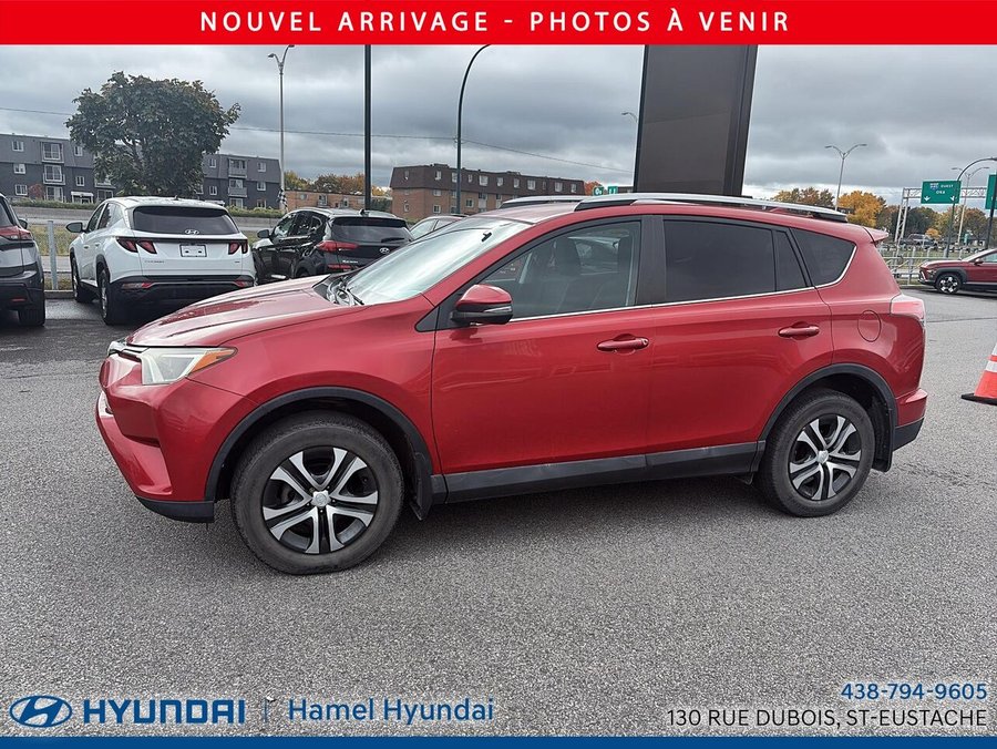 Toyota RAV4 LE fwd 2016 Rouge