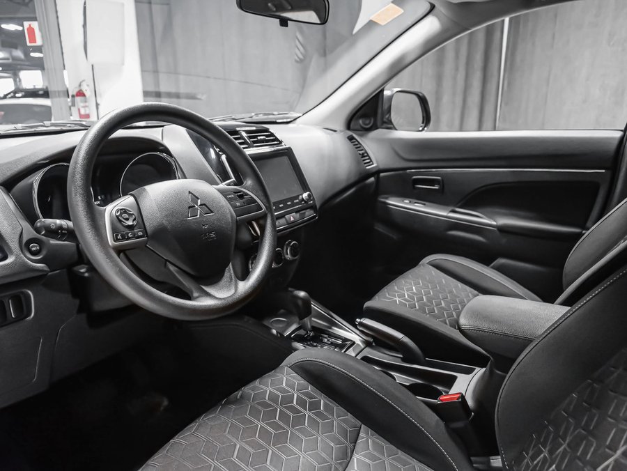 Mitsubishi RVR ES 2025 Gris