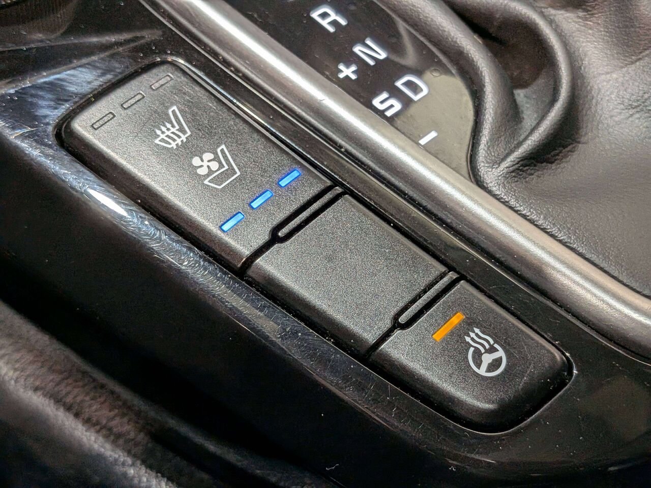 2023 Kia Seltos SX Turbo AWD w/Black Interior Black Val-David - photo #27