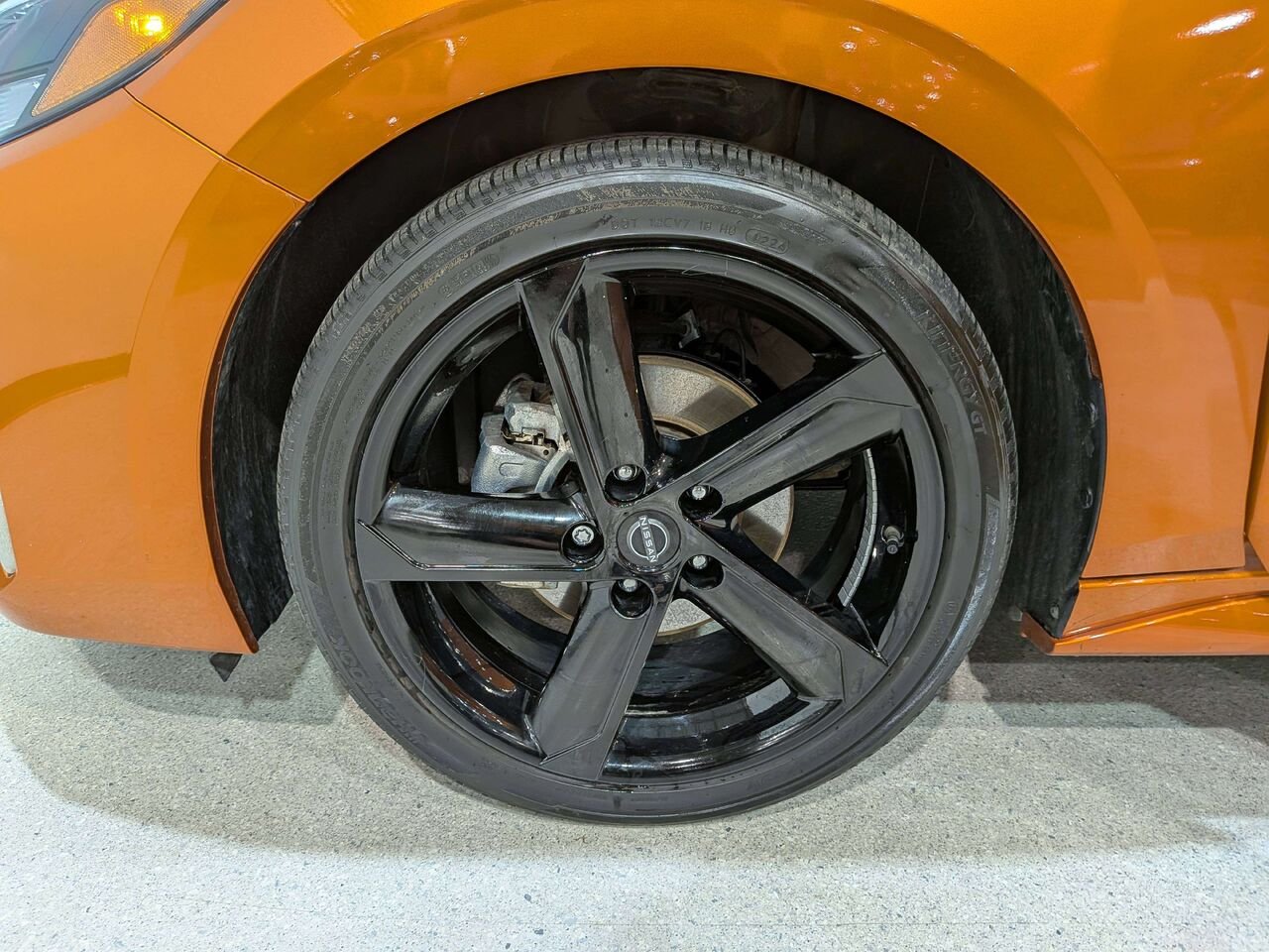 2024 Nissan Sentra SR Manual Orange Val-David - photo #32