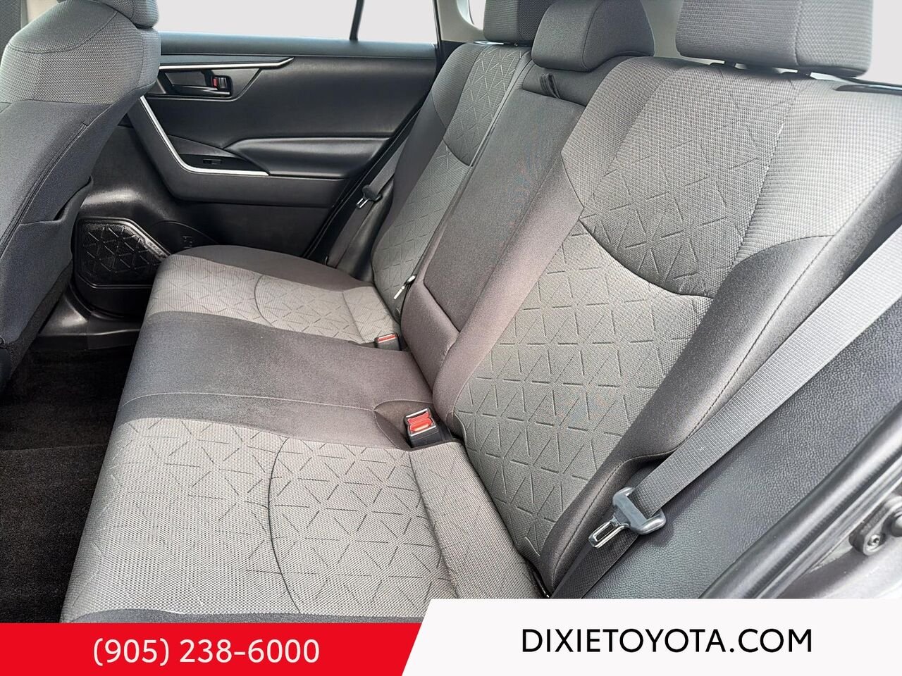 2023 Toyota RAV4 LE AWD / CLEAN CARFAX / HEATED SEATS / TOYOTA SAFETY SENSE / CARPLAY AND ANDROID AUTO Magnetic Grey Metallic Mississauga - photo #17