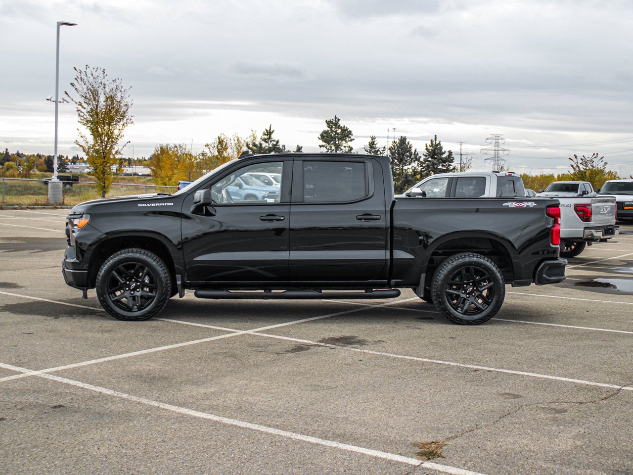 2025 Chevrolet Silverado 1500 4WD Crew Cab 147 Custom Black Sherwood Park - photo #4