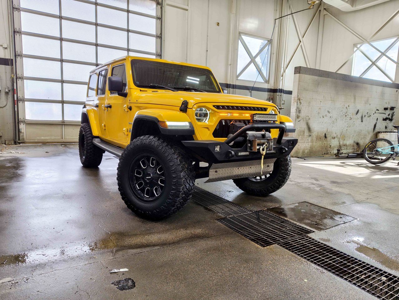2019 Jeep Wrangler Unlimited Sahara 4x4 Yellow Sherwood Park - photo #1