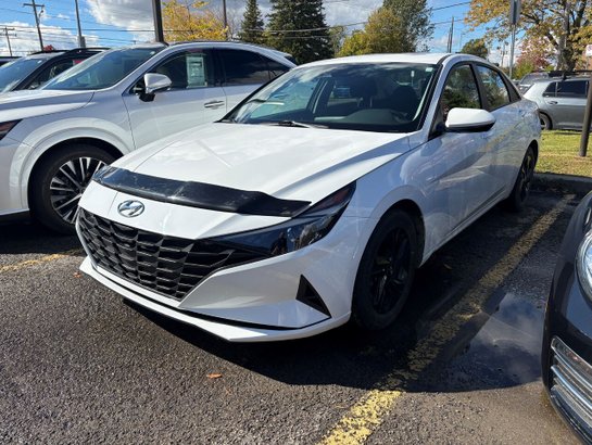 Hyundai Elantra Preferred IVT avec ensemble technologie 2023 Blanc