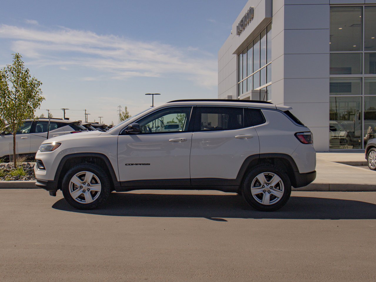 2022 Jeep Compass North 4x4 White Sherwood Park - photo #6