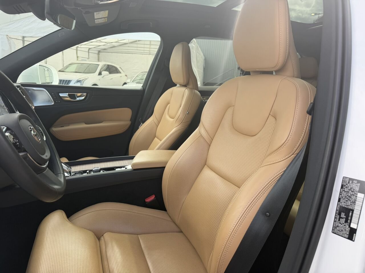 2023 Volvo XC60 B6 Ultimate AWD White Laval - photo #23