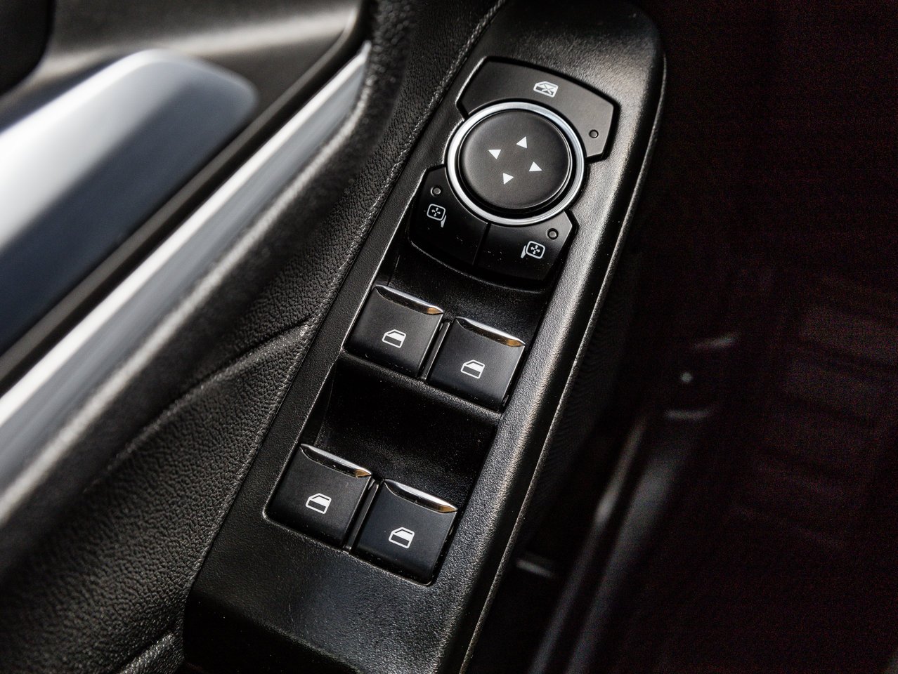 2025 Ford Escape Platinum AWD Black Sherwood Park - photo #17