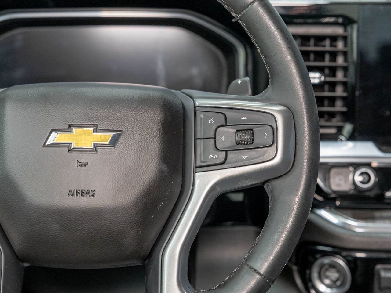 2023 Chevrolet Silverado 1500 LTZ Z71 CREW 4X4 V8 *NAV* CUIR SIÈGES VENTIL BOSE Black Saint-Jérôme - photo #15