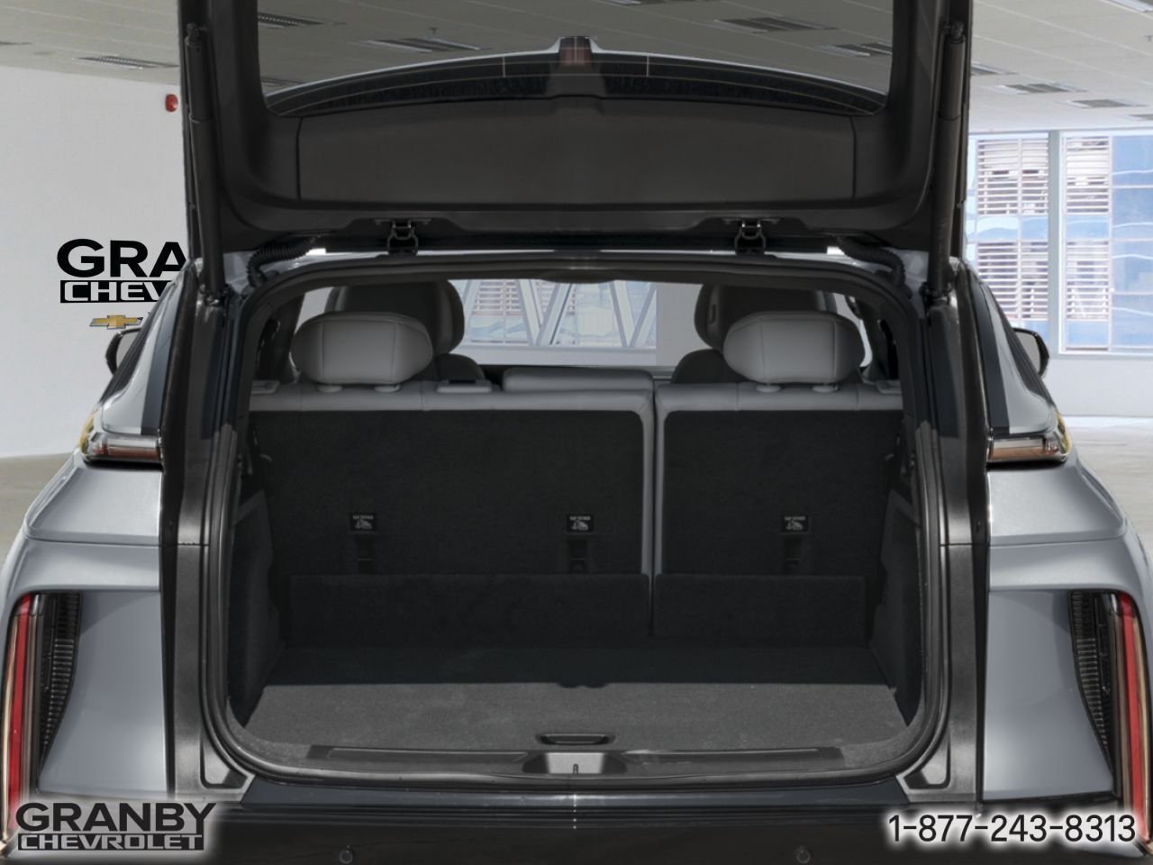 CADILLAC LYRIQ LYRIQ ELECTRIC PREMIUM SPORT AWD (1SJ) | 27-0323 2027 Argent silver métallisé Granby - photo #12