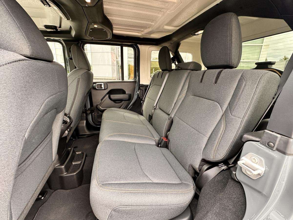 2025 Jeep Wrangler Blue Saint-Basile-le-Grand - photo #13