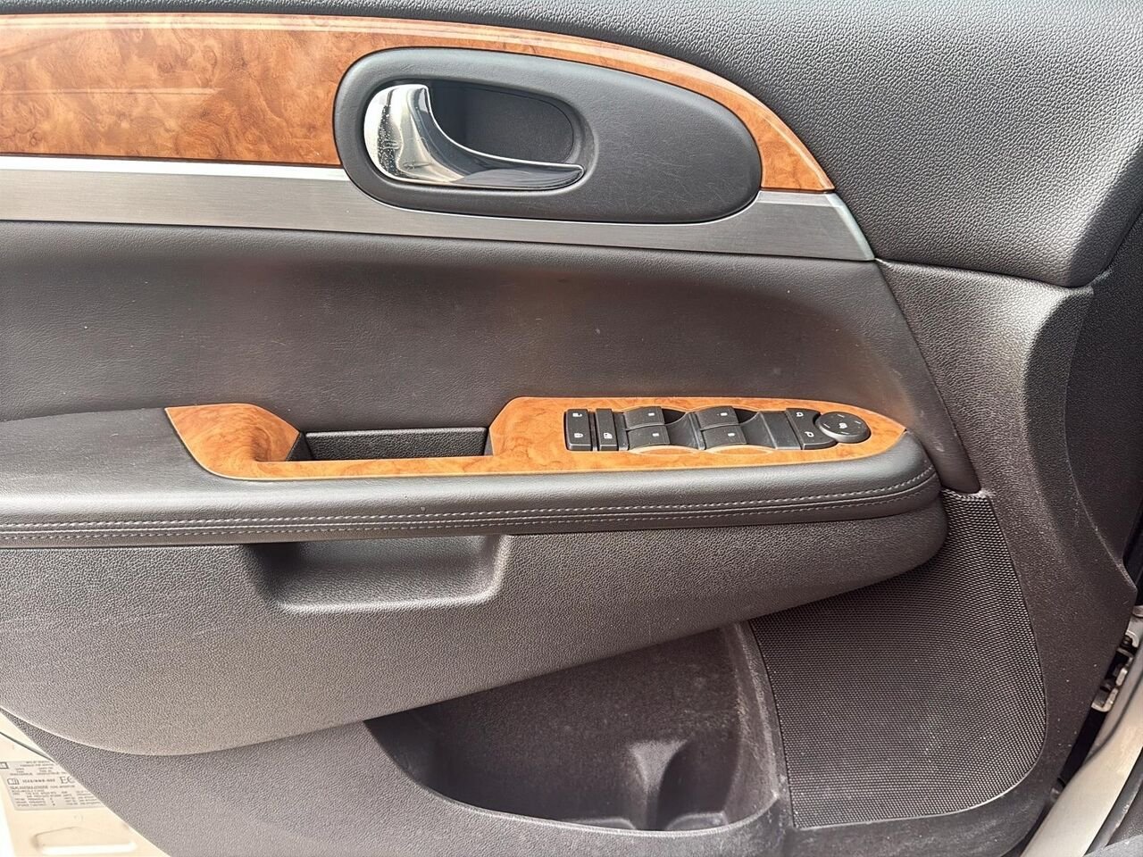 2010 BUICK ENCLAVE Beige Saint-Hyacinthe - photo #10