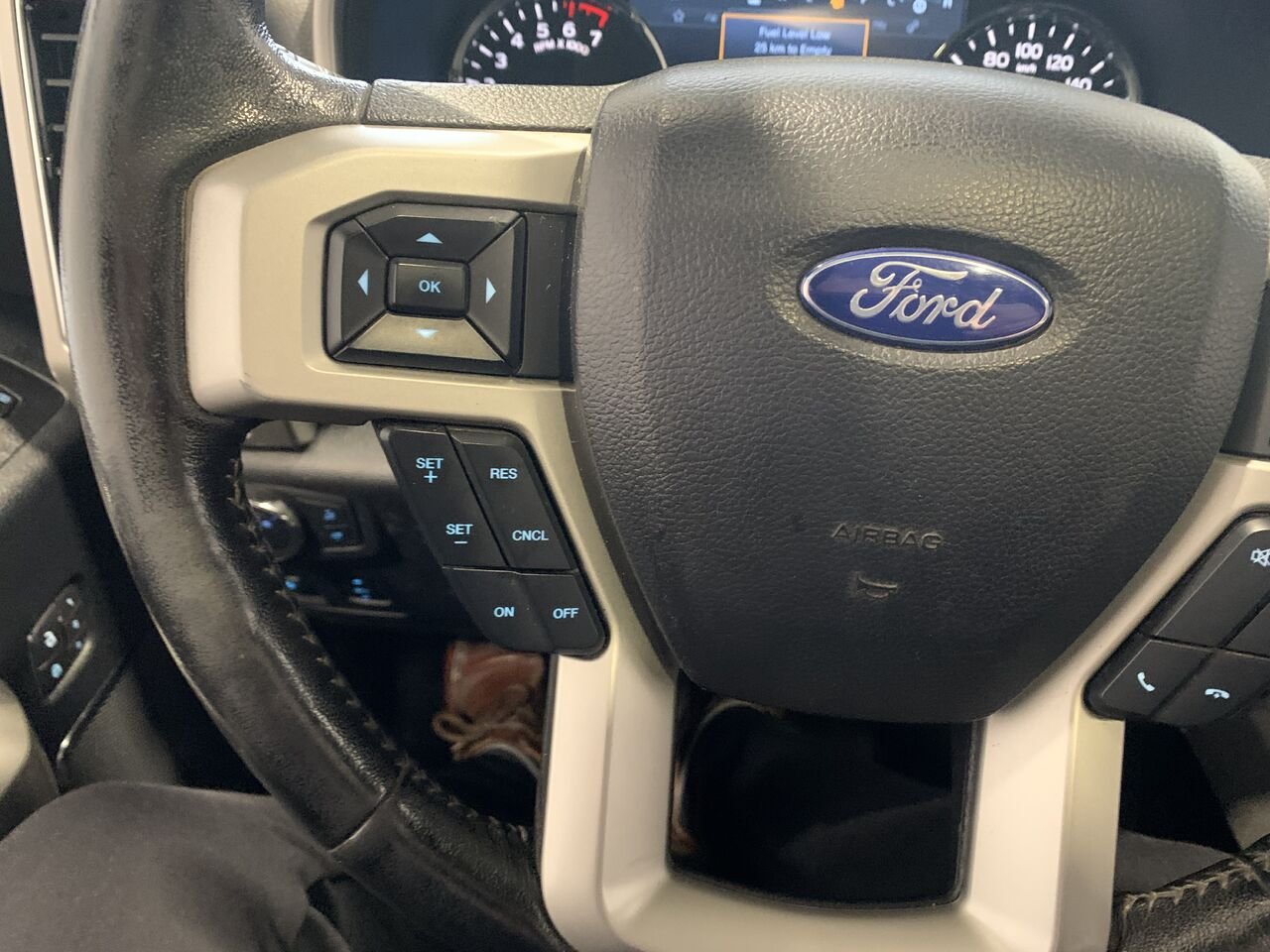 Ford F-150 SUPERCREW LARIAT LARIAT cabine SuperCrew 4RM caisse de 5,5 pi 2019 Noir Châteauguay - photo #39