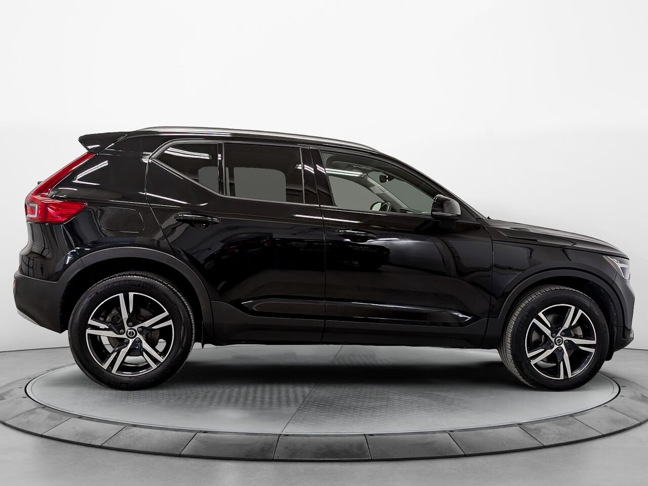 Volvo XC40 B5 Core AWD 2023 Noir Sherbrooke - photo #6