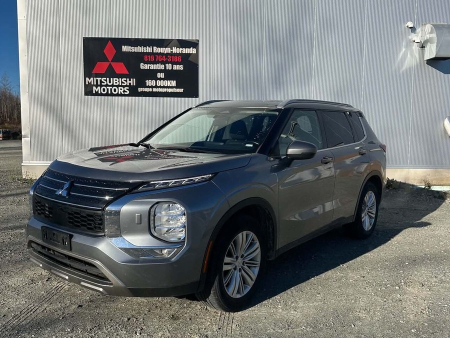 2024 Mitsubishi Outlander SE S-AWC Grey