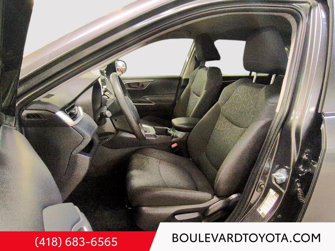 Toyota RAV4 531702-98 | LE 2025 Gris Québec - photo #9