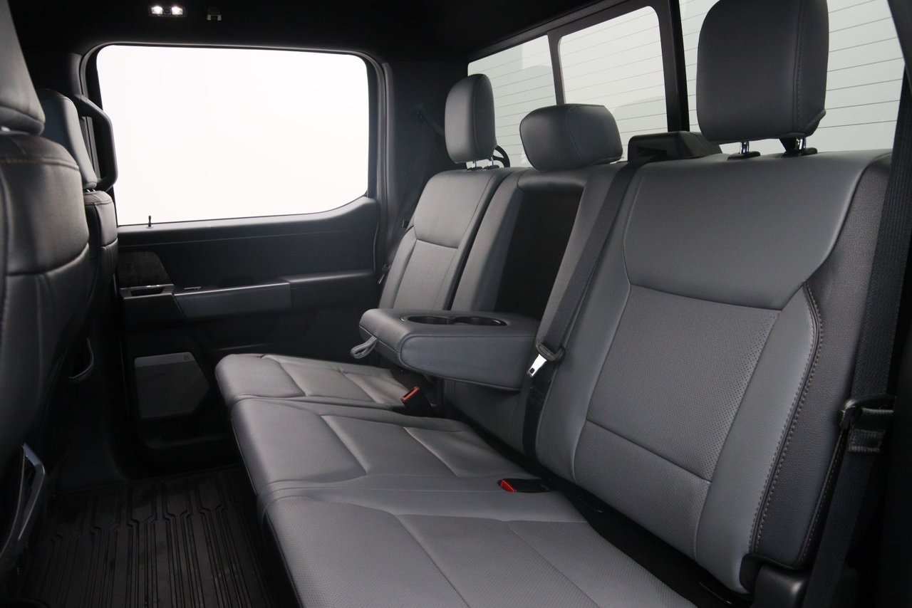 2023 Ford F-150 Lightning Black Baie-Comeau - photo #7