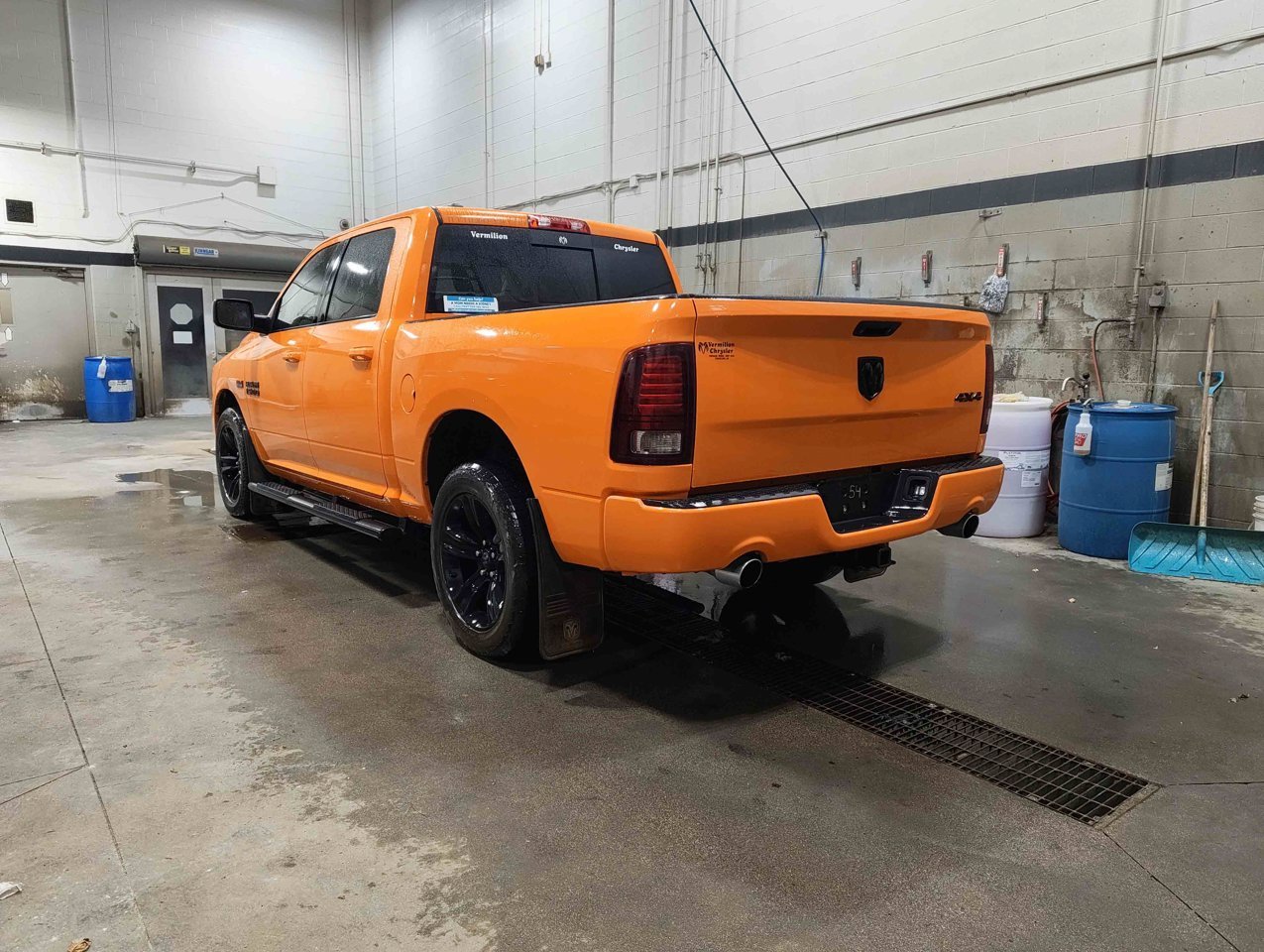 2017 Ram 1500 4WD Crew Cab 140.5 Sport Orange Sherwood Park - photo #4