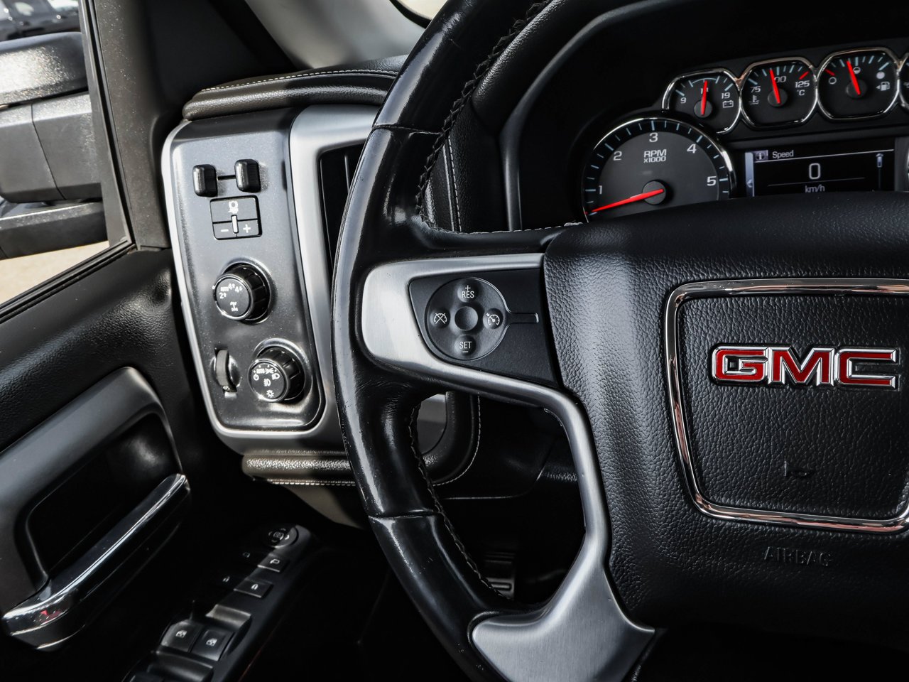2017 GMC Sierra 1500 4WD Crew Cab 143.5 SLE Black Sherwood Park - photo #21