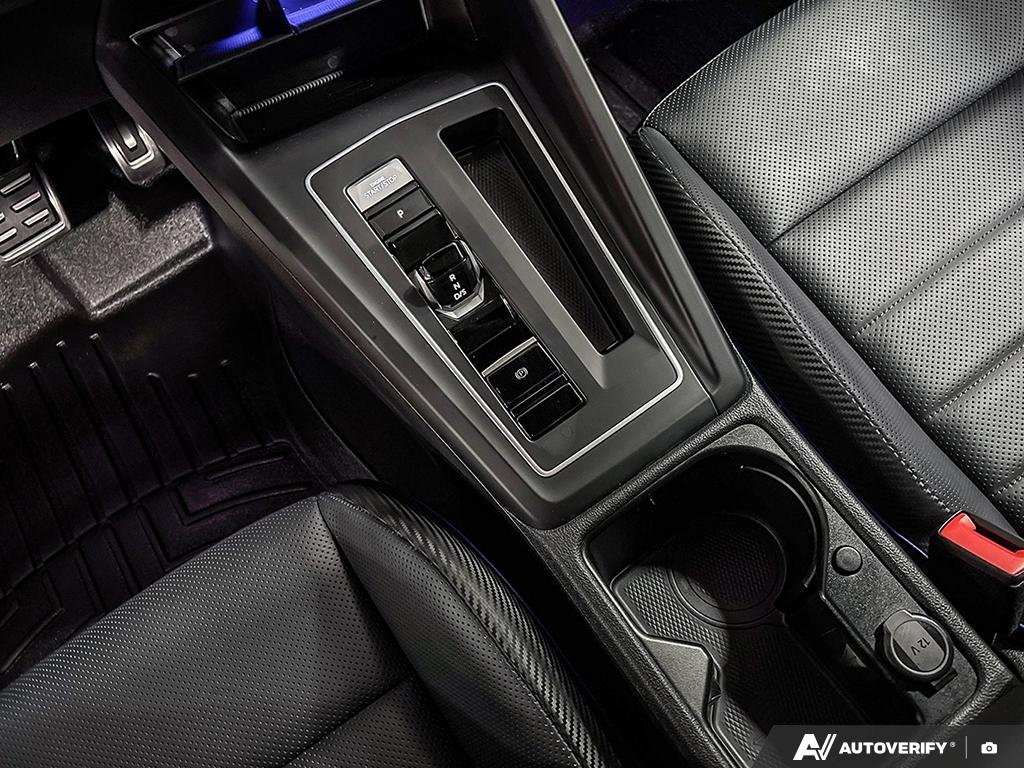 2022 Volkswagen Golf R 2601628A | DSG Blue Edmonton - photo #14