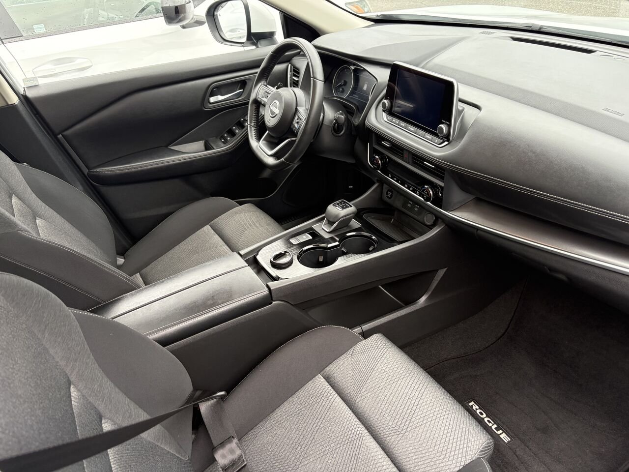 2024 Nissan Rogue SV AWD White Châteauguay - photo #12