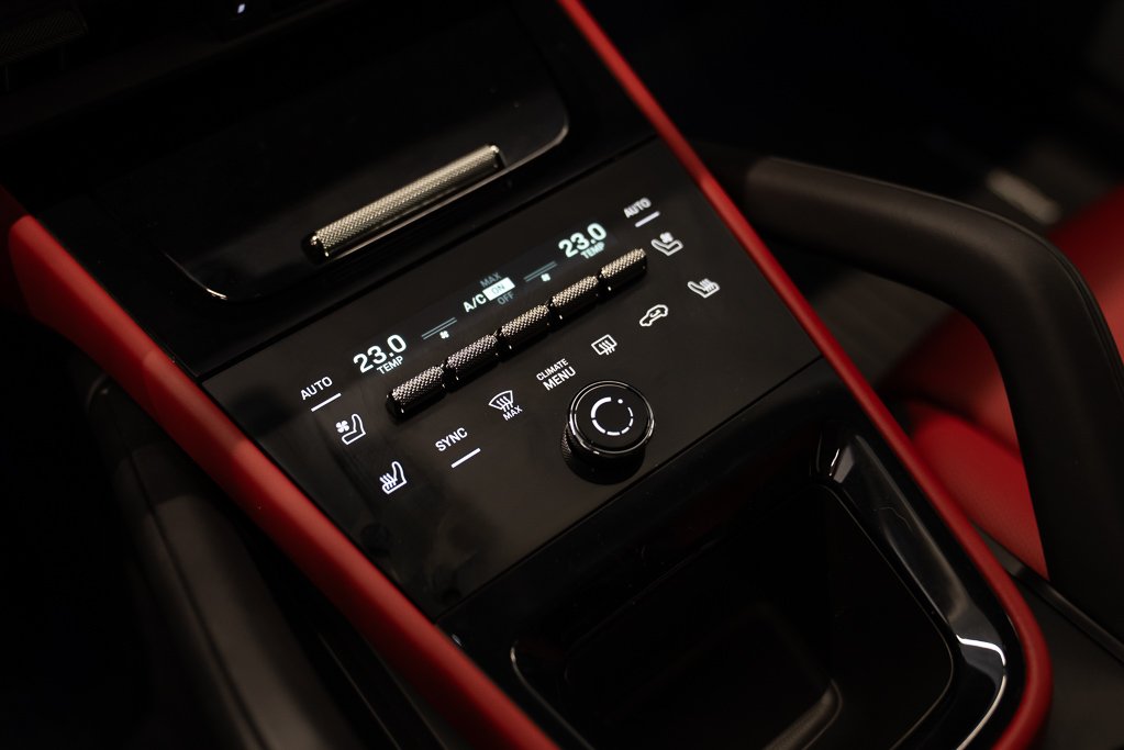 2024 Porsche Cayenne Grey Saint-Eustache - photo #22