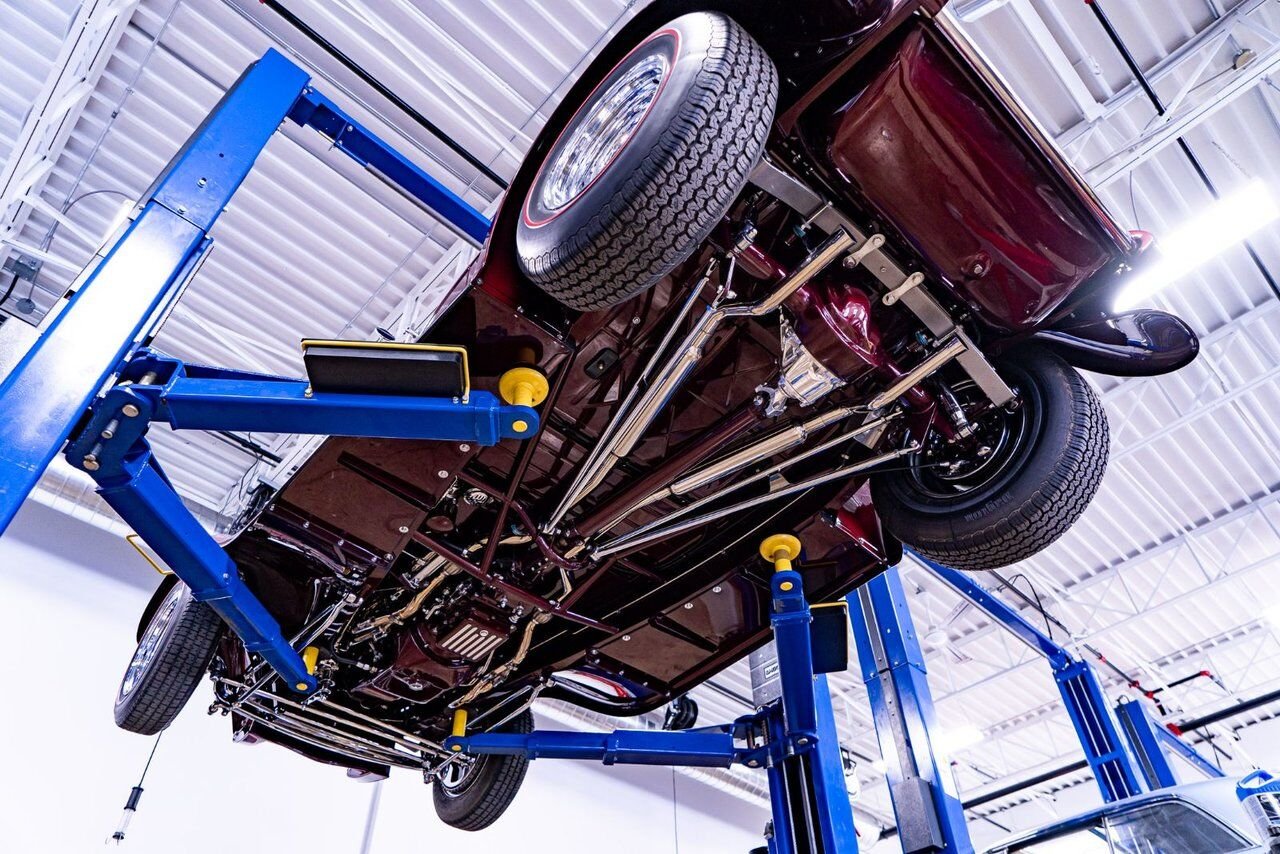 Ford Highboy Lobeck creation spectacular presentation **PRICE IN USD** 1932 Rouge Montréal - photo #78