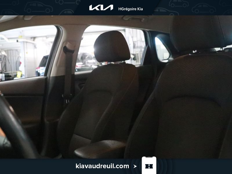 2019 Hyundai Elantra Grey Laval - photo #9