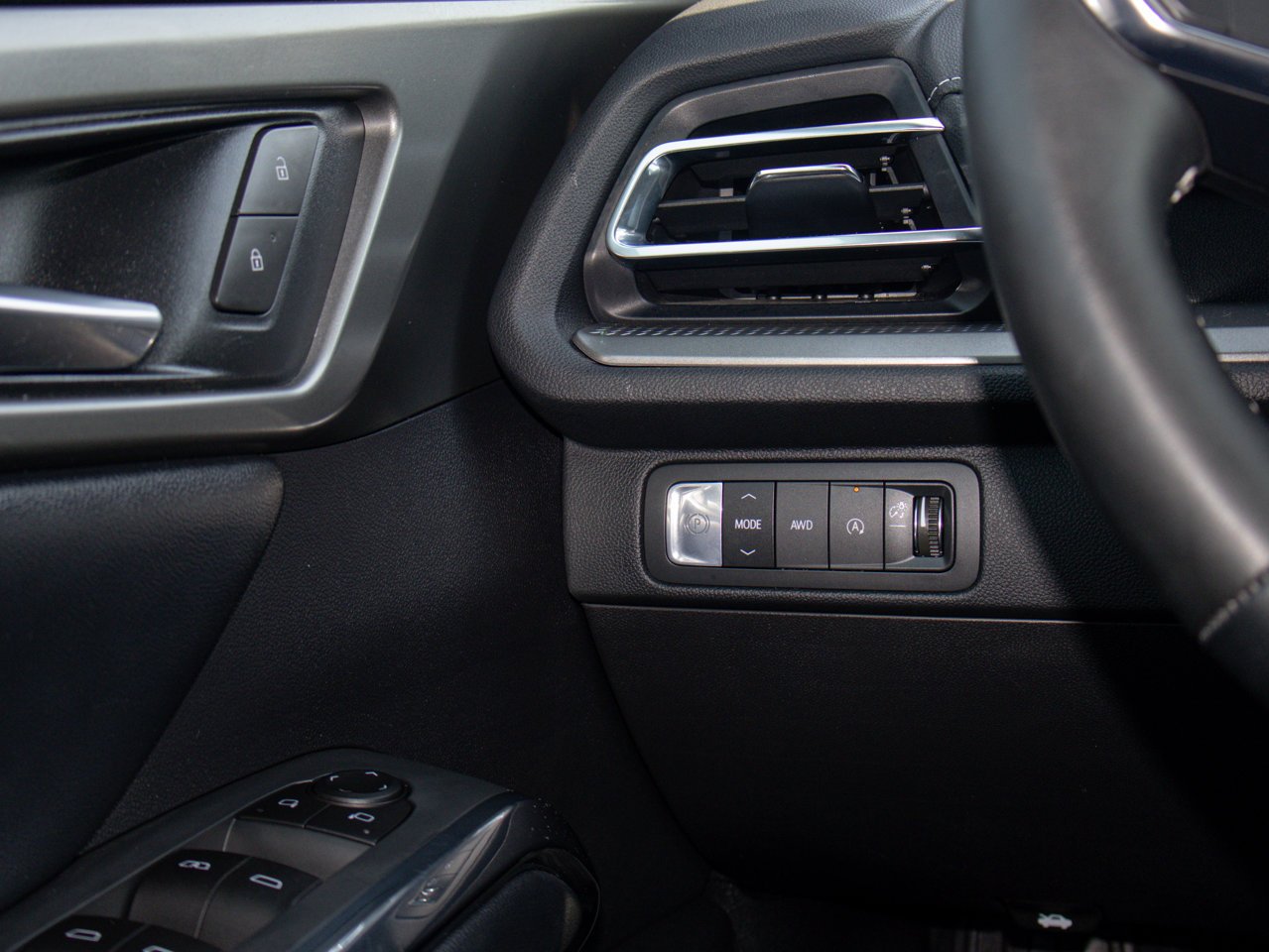 2026 Chevrolet Traverse AWD 4dr LT Black Sherwood Park - photo #20