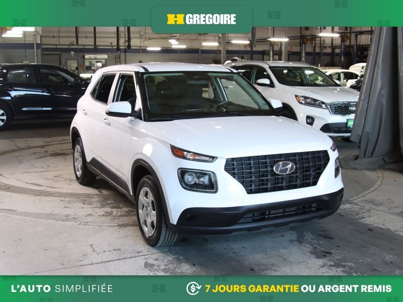 2022 Hyundai Venue White Laval - photo #0