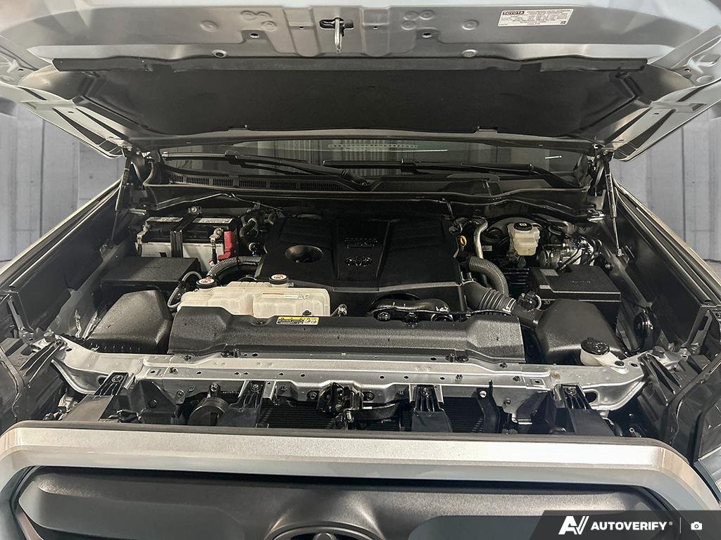 2025 Toyota Tundra S2500032 | Limited, former demo, loaded with accessories! Silver Edmonton - photo #9