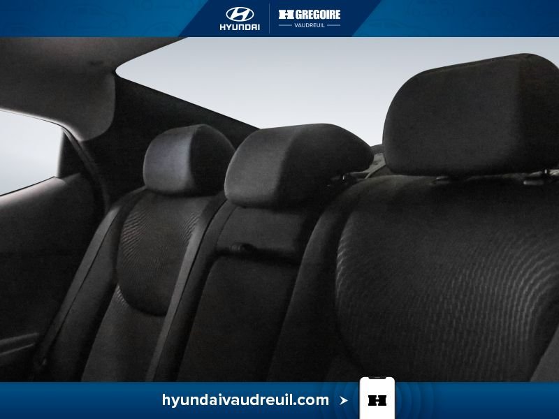 Hyundai Elantra YR819 | Allure sport berline 4 portes BA 2016 Blanc Laval - photo #23