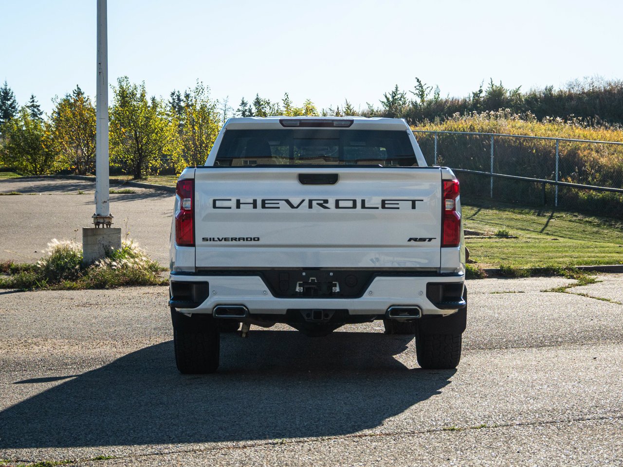 2025 Chevrolet Silverado 1500 4WD Crew Cab 147 RST White Sherwood Park - photo #12
