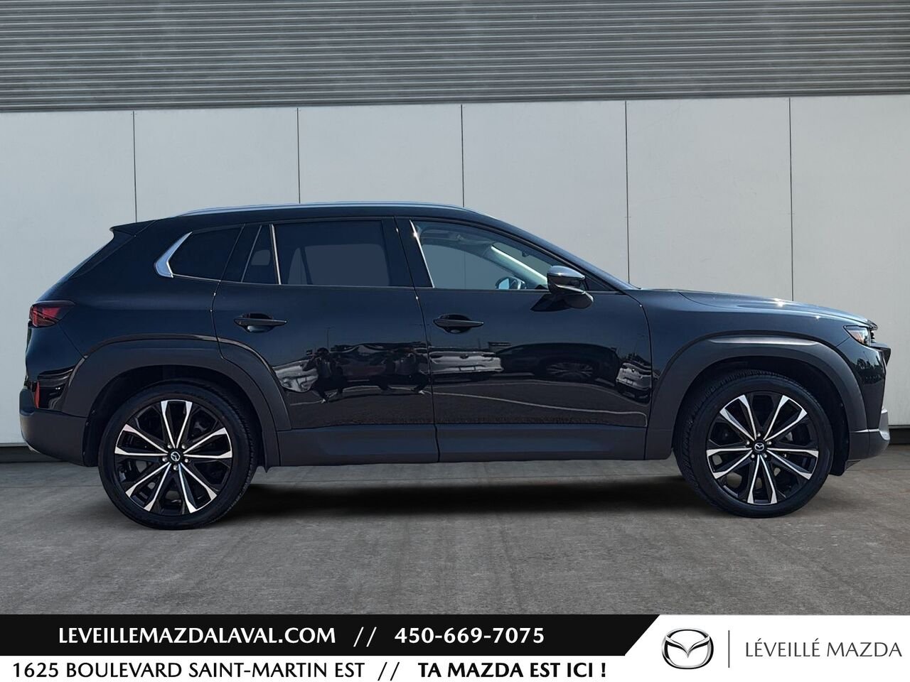 2024 Mazda CX-50 GT TI avec moteur turbo Jet Black Mica Laval - photo #3