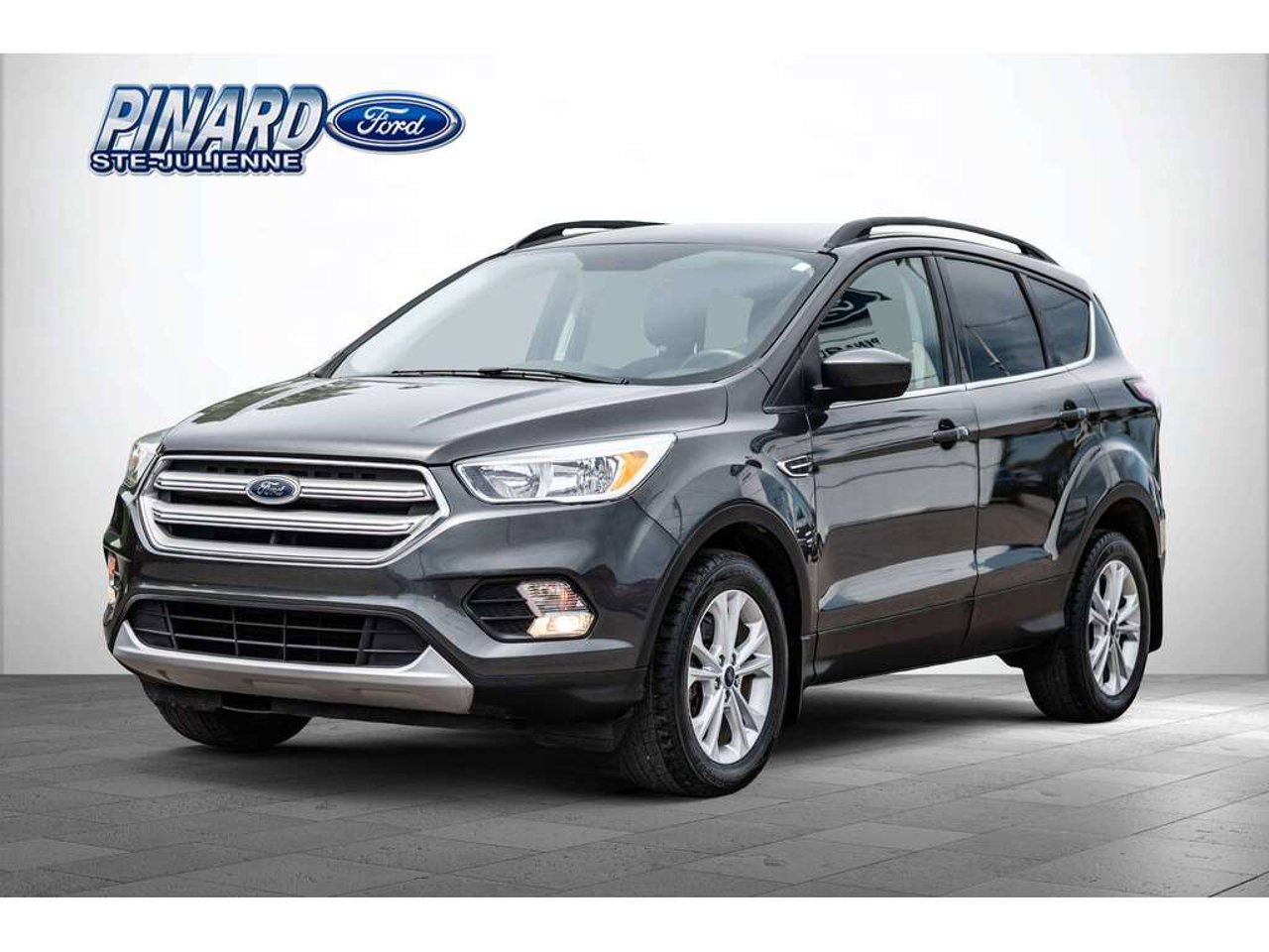 2018 Ford Escape Grey Sainte-Julienne - photo #0