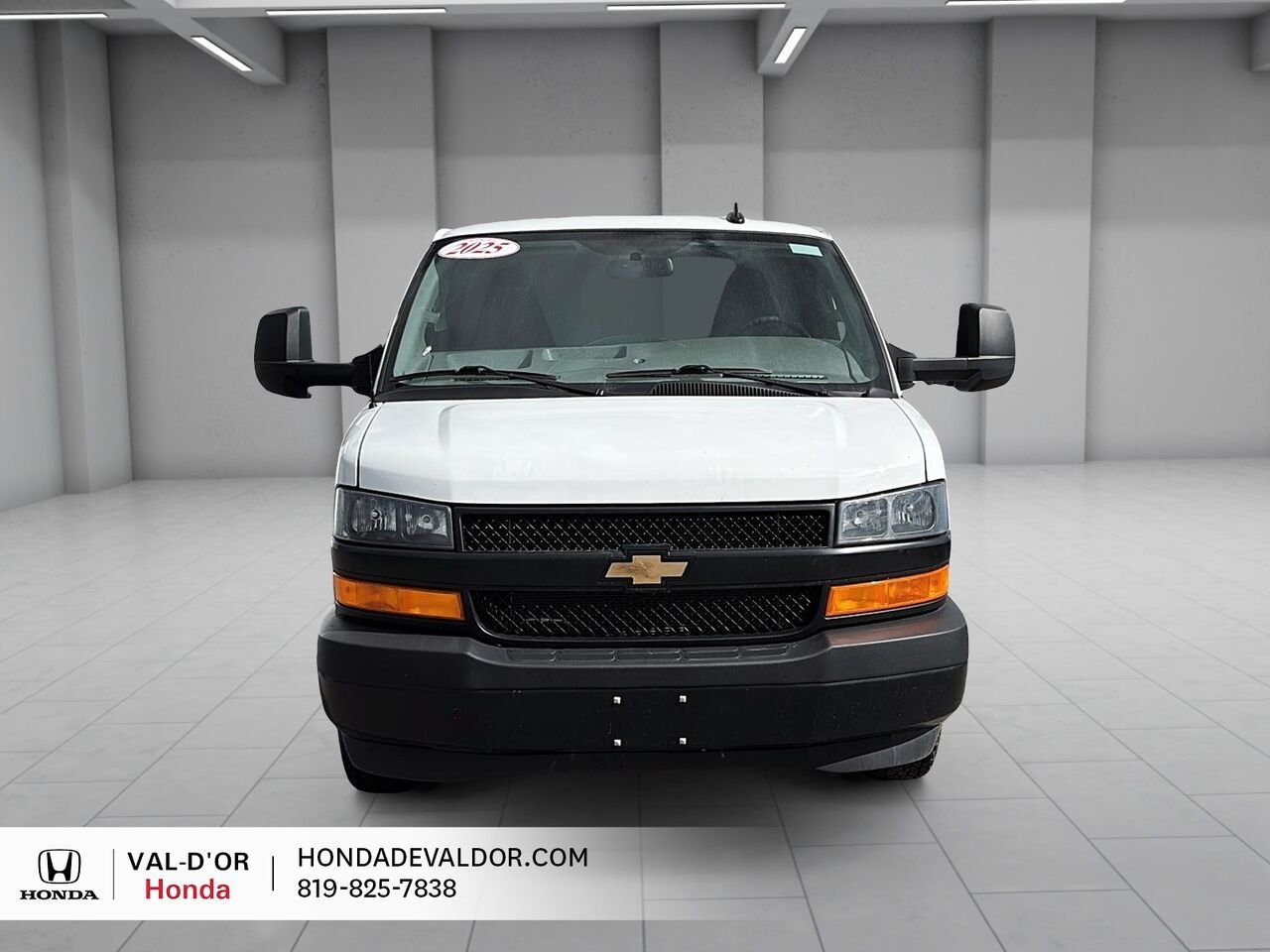 2025 Chevrolet Fourgonnette commerciale tronquée Express 3500 fourgonnette 159 po White Val-d'Or - photo #1