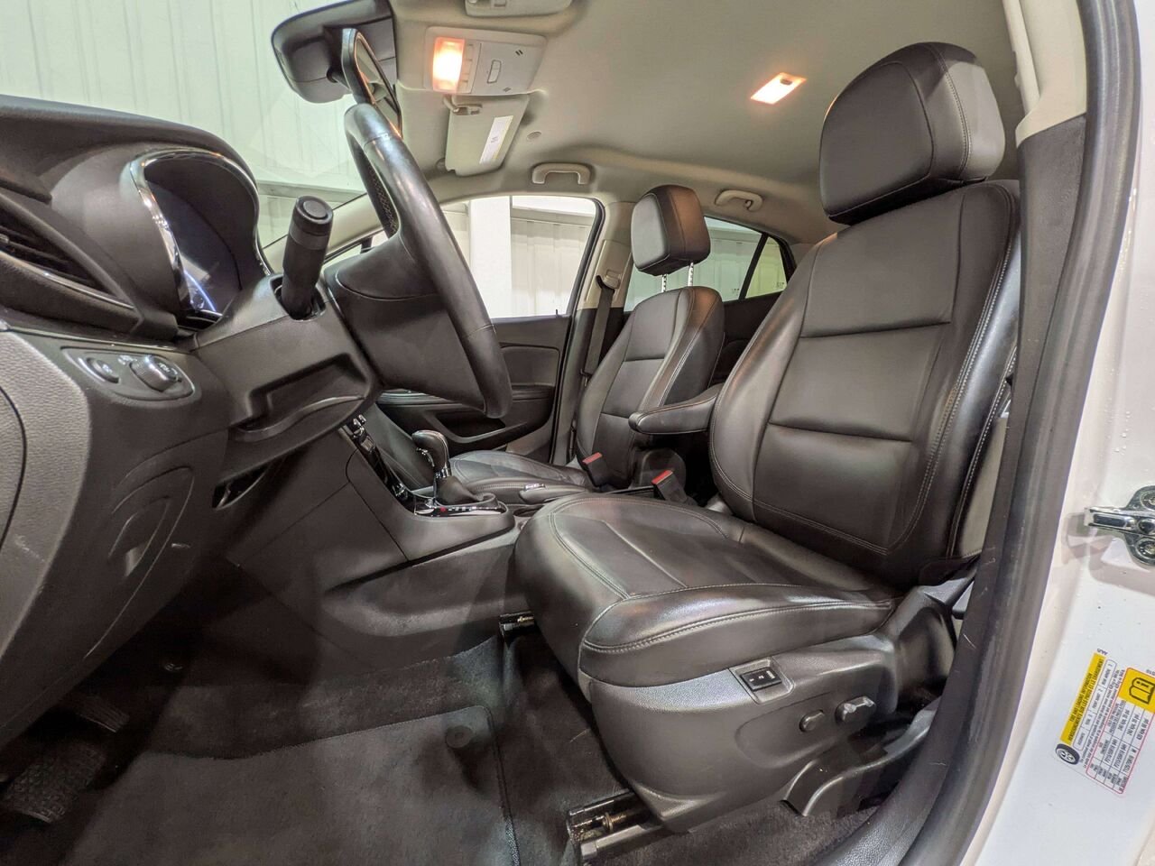 2018 Buick Encore FWD 4dr Essence White Val-David - photo #13
